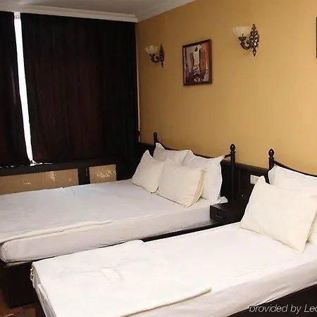 Arasta Πανσιόν 3*