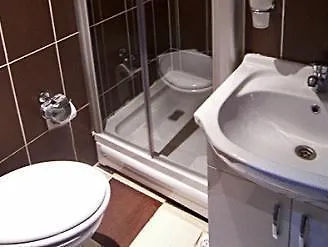 Arasta Πανσιόν 3*