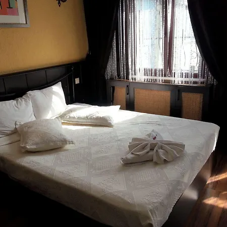 Arasta Πανσιόν 3*