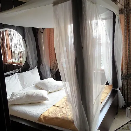 Arasta Pensjonat 3*